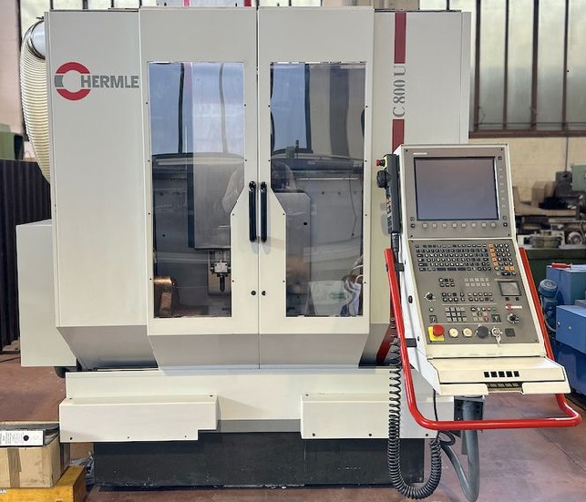 -Achs-CNC-Bearbeitungszentrum Hermle C 800 U in der Werkstatt von Dillenberger Feinmechanik in Bremen.